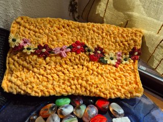 Bolso tejido a mano forrado