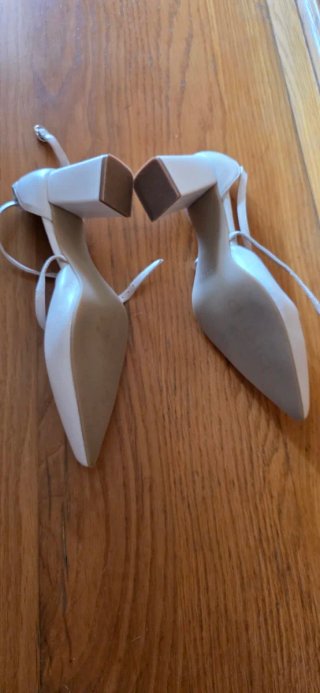 Zapatos dibia, piel blancos usados 1 vez,