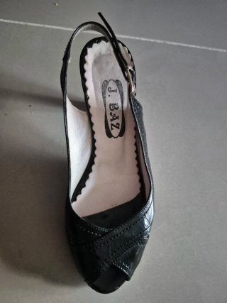 Zapatos J. BAZ Peep Toe Negros Talla 36