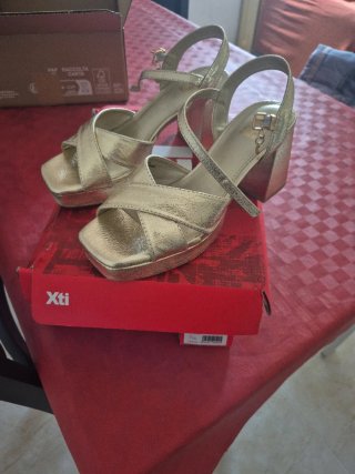 Sandalias Xti doradas talla 39