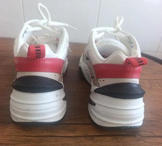 Zapatillas Nike Beige y Rojo