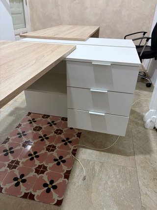 Escritorio moderno blanco y madera nuevo