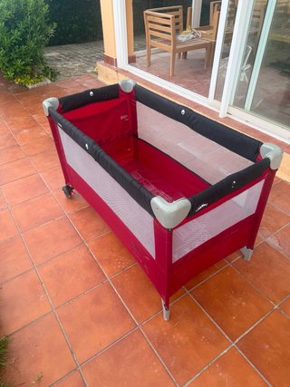 Cuna de viaje plegable roja