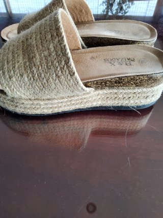 Sandalias MAX&CO Beige y Dorado