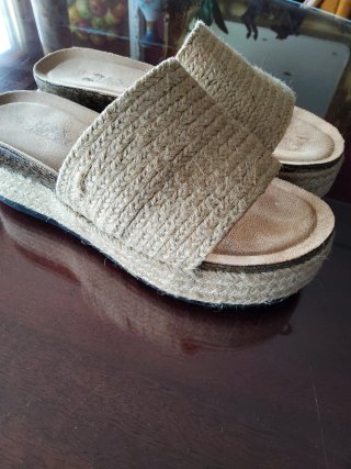 Sandalias MAX&CO Beige y Dorado