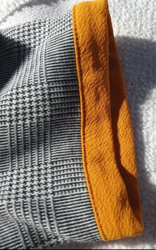 Camiseta Zara cuadros gris y naranja Talla S