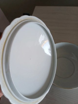 Zuppiera in porcellana bianca