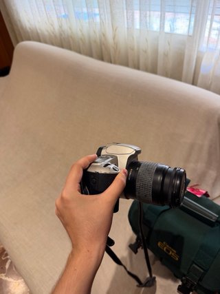 Canon EOS 500N + Objetivo EF 35-80mm +funda