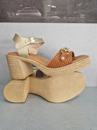 Sandalias Piel Talla 37-38 Tacón 7cm nuevas