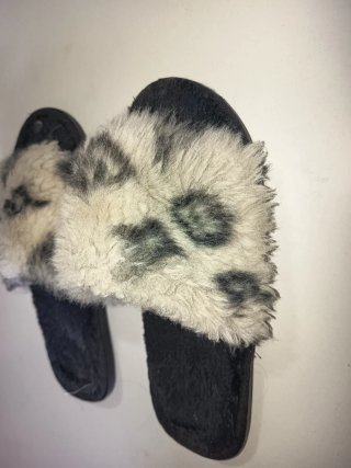 Sandali tipo Louis Vuitton pelosi
