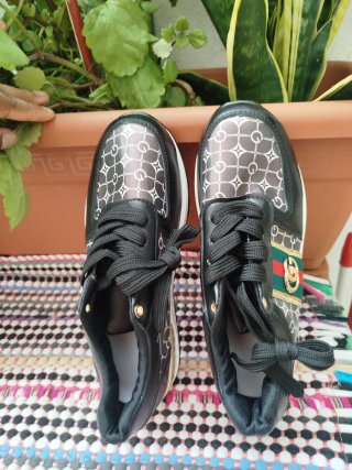 Zapatillas mujer Negro y Dorado