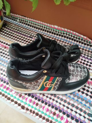 Zapatillas mujer Negro y Dorado