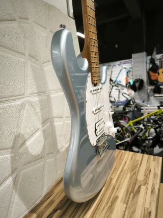 Guitarra eléctrica Sterling Cutlass 50 Firemist