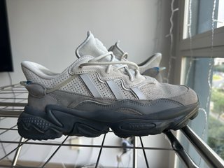 Adidas Ozweego Gris y Blanco