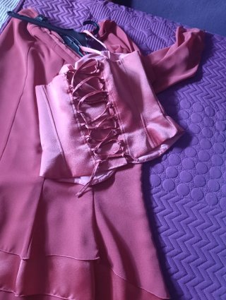 Conjunto falda y corpiño rosa, talla 42 pequeña