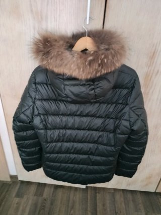 Cazadora invierno negra con capucha