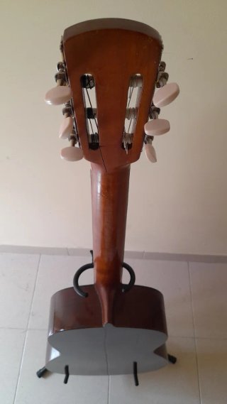 Título: Guitarra Fretless Guillermo Lluquet Año 60