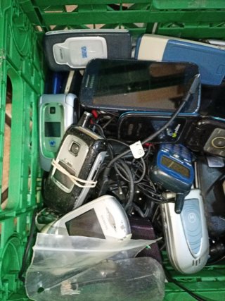 41 Móviles Antiguos +  algún Cargador