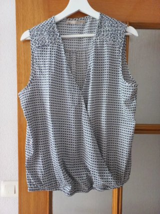 Blusa sin mangas estampada