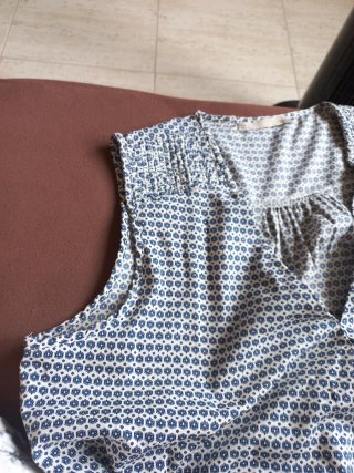 Blusa sin mangas estampada