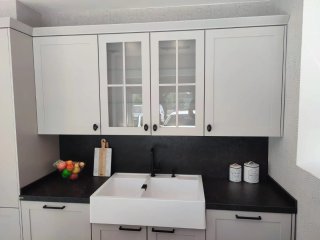 Cocina de exposición gris