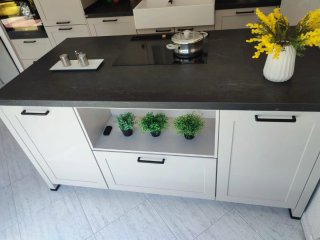 Cocina de exposición gris