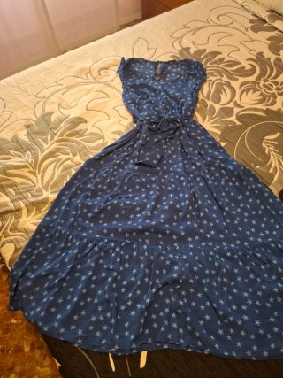 Vestido largo azul con estrellas
