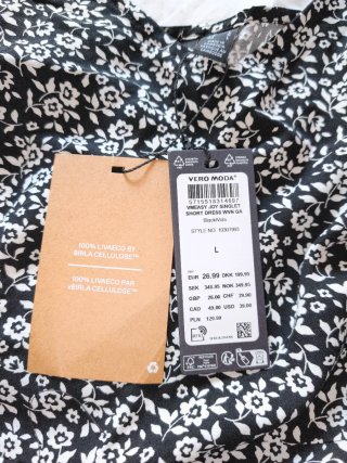 Vestido Vero Moda floral tirantes negro blanco