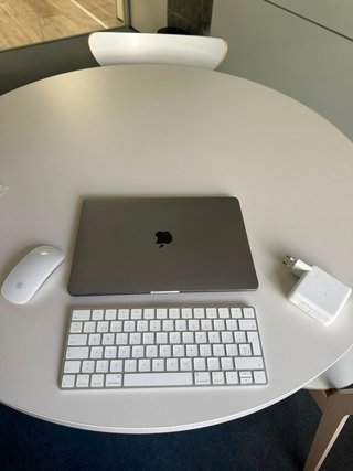 2 MacBook Pro 13 i5 512 GB + Accessori