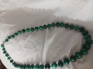 Collana di perle in malachite