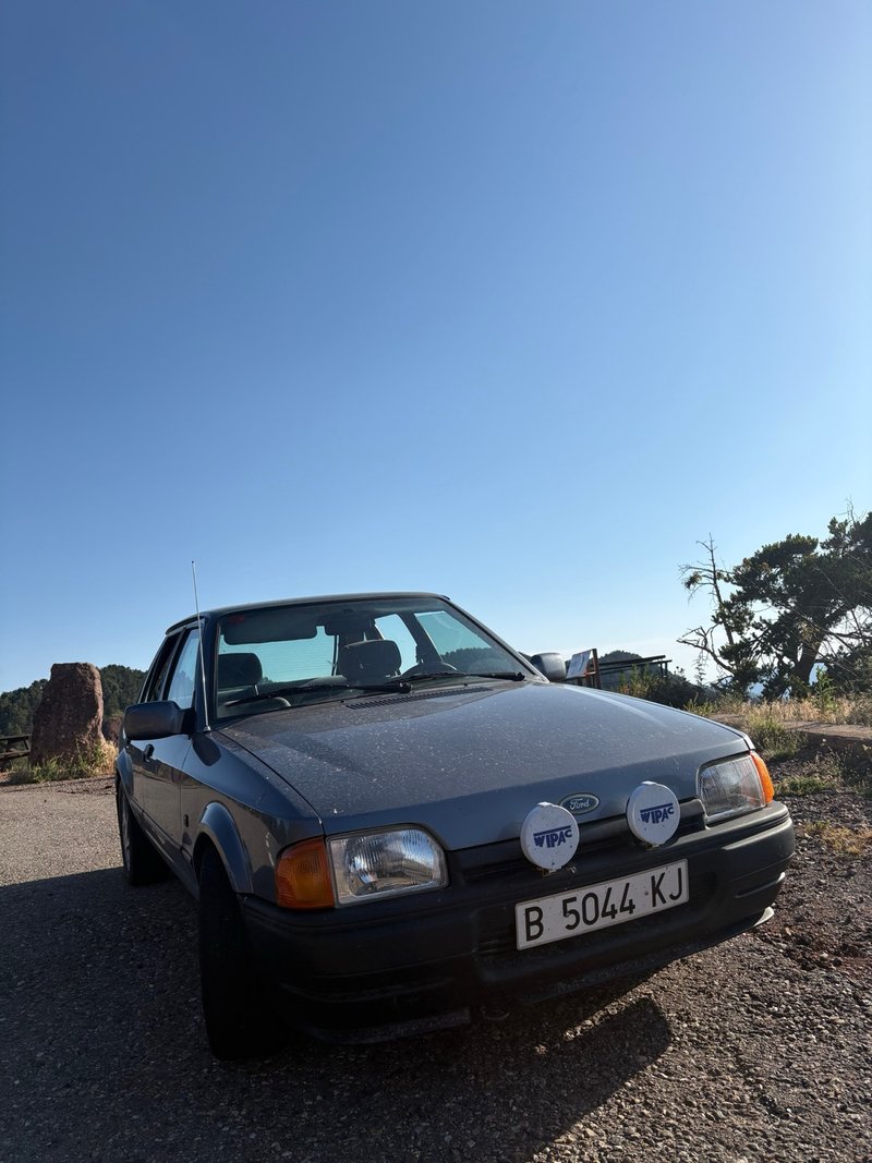 Ford Escort 1989 - foto 1