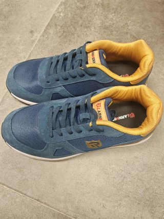 Zapato de seguridad Larnmern azul y dorado