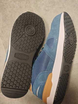 Zapato de seguridad Larnmern azul y dorado