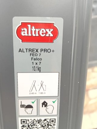 Escalera de aluminio plegable altrex