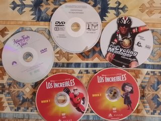 DVDs: Los Increíbles, Ghostbusters, Addams Family