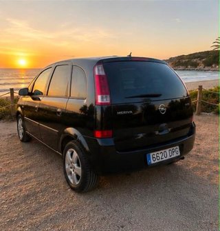 Opel Meriva 2005 negro 193.000km diesel