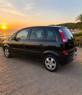 Opel Meriva 2005 negro 193.000km diesel