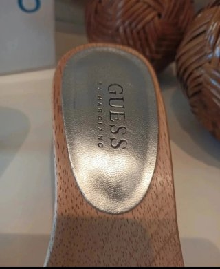Ciabatte Guess con tacco in legno