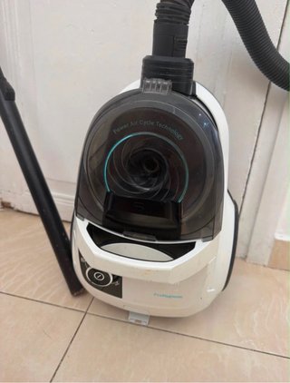 Aspirador Bosch Serie 4 ProHygienic