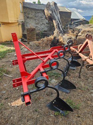Arado Cultivador de 5 Brazos -- Nuevo