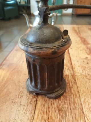 Antiguo molinillo de café Peugeot