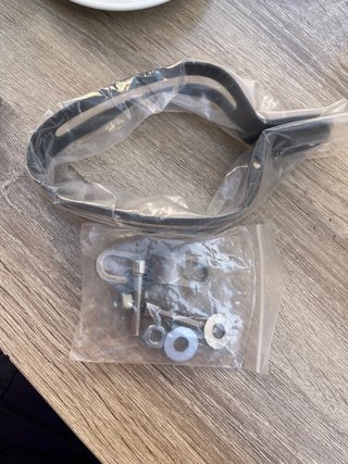 Soporte escape Akrapovic