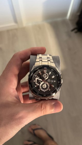 Reloj Casio Edifice Cronógrafo Negro y Plateado