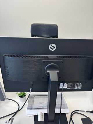 Monitor HP 27mq Argento