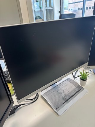 Monitor HP 27mq Argento
