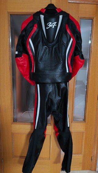 Mono 2 piezas Compilo CM-1071 Moto. Talla 54
