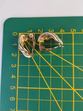 Pendientes vintage dorados con circonitas