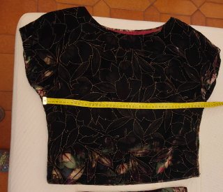 Conjunto Terciopelo Negro y Dorado Mujer