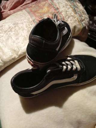 Zapatillas Vans Negras y Blancas