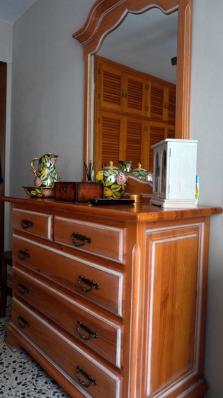 Cabecero de madera  2 mesita de noche comoda y esp